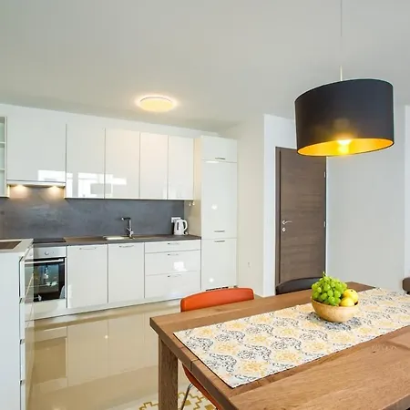 Lejlighed Sofovic - Walk To Arena, Free Garage Parking *