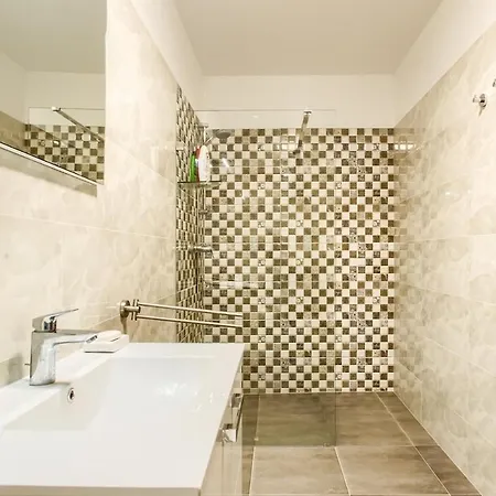 Lejlighed Sofovic - Walk To Arena, Free Garage Parking *