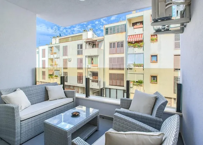 Διαμέρισμα Center - Modern Two-bedroom With Private Garage & Balcony Πούλα